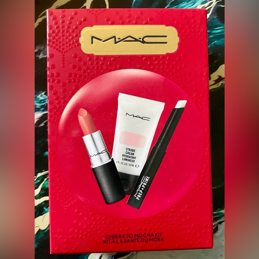 NIB MAC Cosmetics CHEERS TO MOCHA KIT